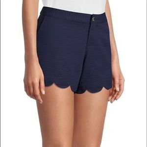 Lilly Pulitzer scallop shorts size 4